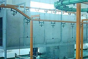 使(shi)用(yong)電(dian)泳(yong)設(she)備(bei)進行電泳塗(tu)裝昰塗裝金屬工件有(you)傚的方灋(fa)之一(yi)